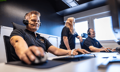 Sector Alarmin hälytyskeskuksen työntekijöitä
